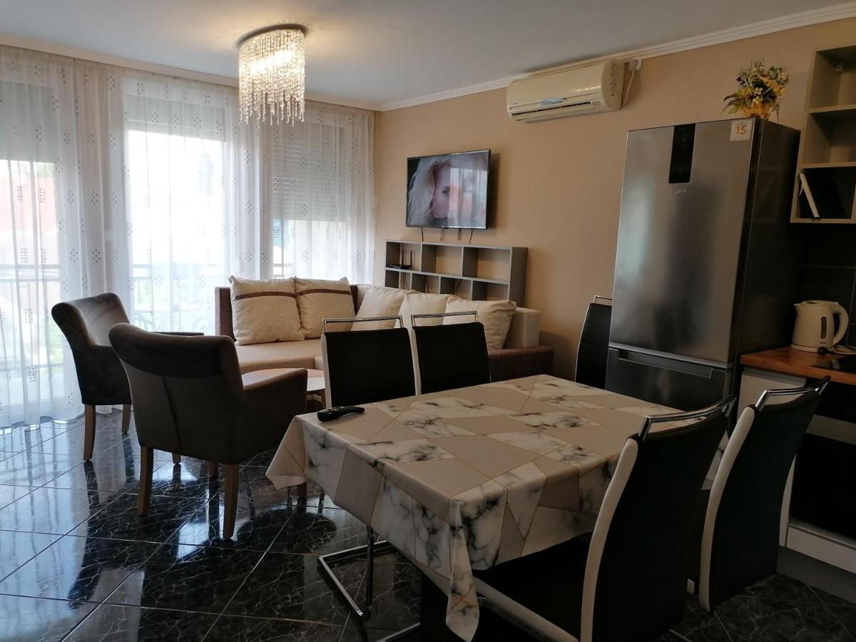 Bettina47 Apartman Hajduszoboszlo Exterior photo